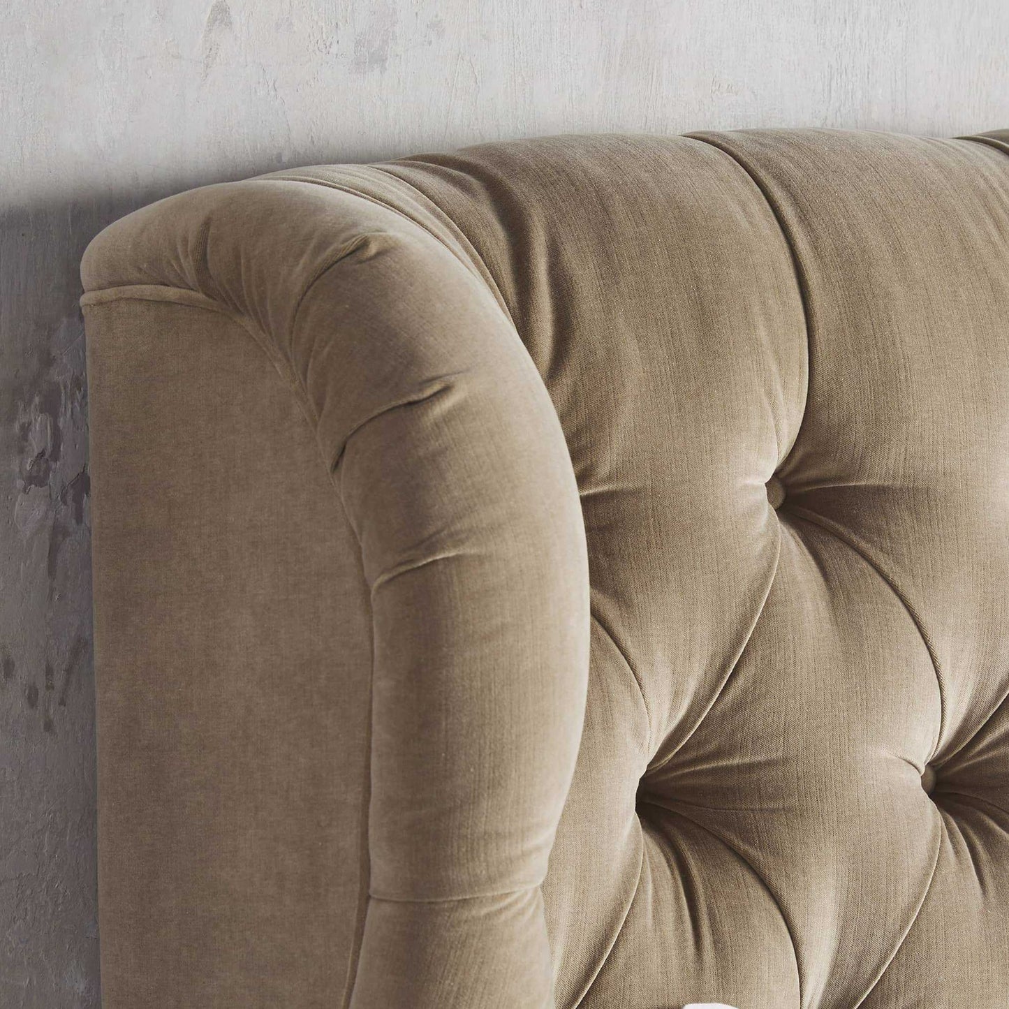 Mariah Tufted Bed, Light Brown