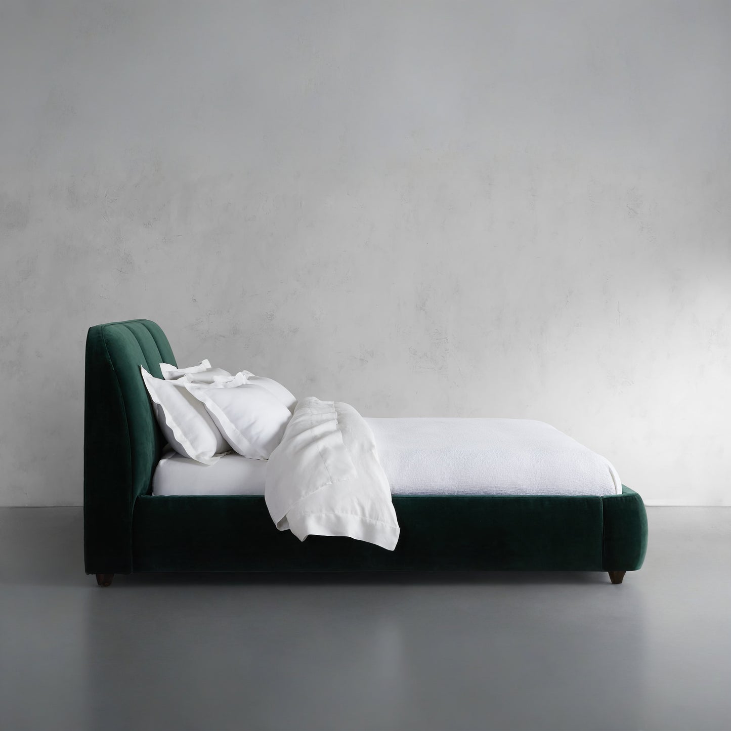 Kinnan Velvet Bed, Green